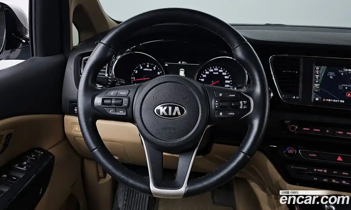 Kia Canival 2018 3.3 гидро в Москве № 1831658, фото 18