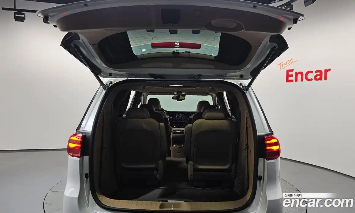 Kia Canival 2018 3.3 гидро в Москве № 1831658, фото 26