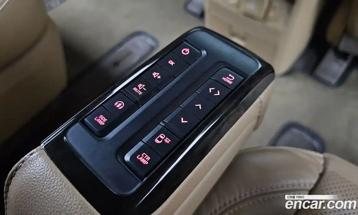 Kia Canival 2018 3.3 гидро в Москве № 1831658, фото 37