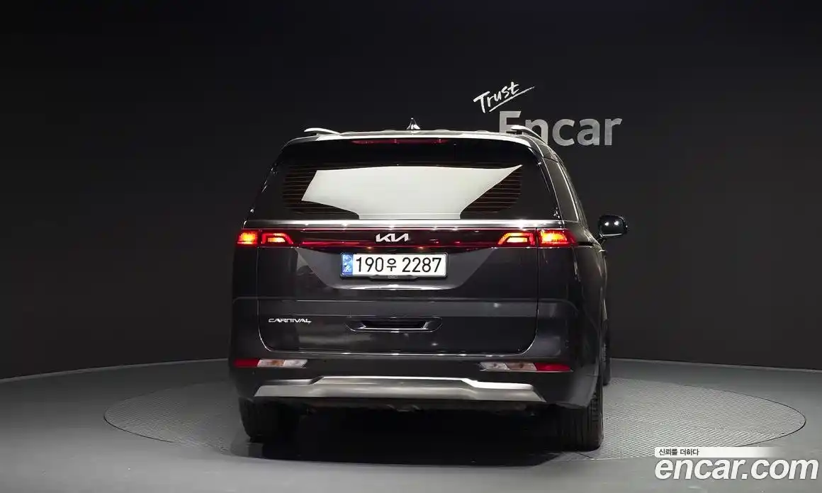 Kia Canival 2022 2.2 гидро в Москве № 1904769, фото 4