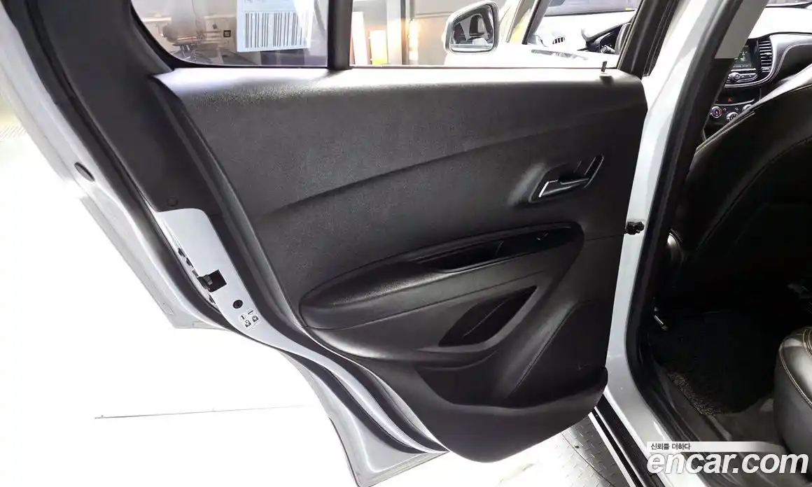 Chevrolet Trax 2016 1.6 гидро в Москве № 1907926, фото 15