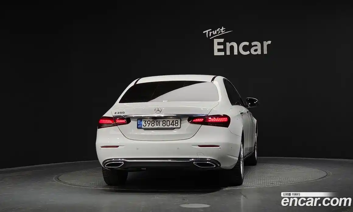 Mercedes-Benz E-Class 2022 2.0 гидро в Москве № 1909606, фото 4