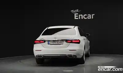 Mercedes-Benz E-Class 2022 2.0 гидро в Москве № 1909606, миниатюра 4