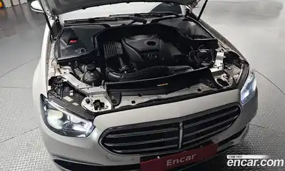 Mercedes-Benz E-Class 2022 2.0 гидро в Москве № 1909606, миниатюра 6