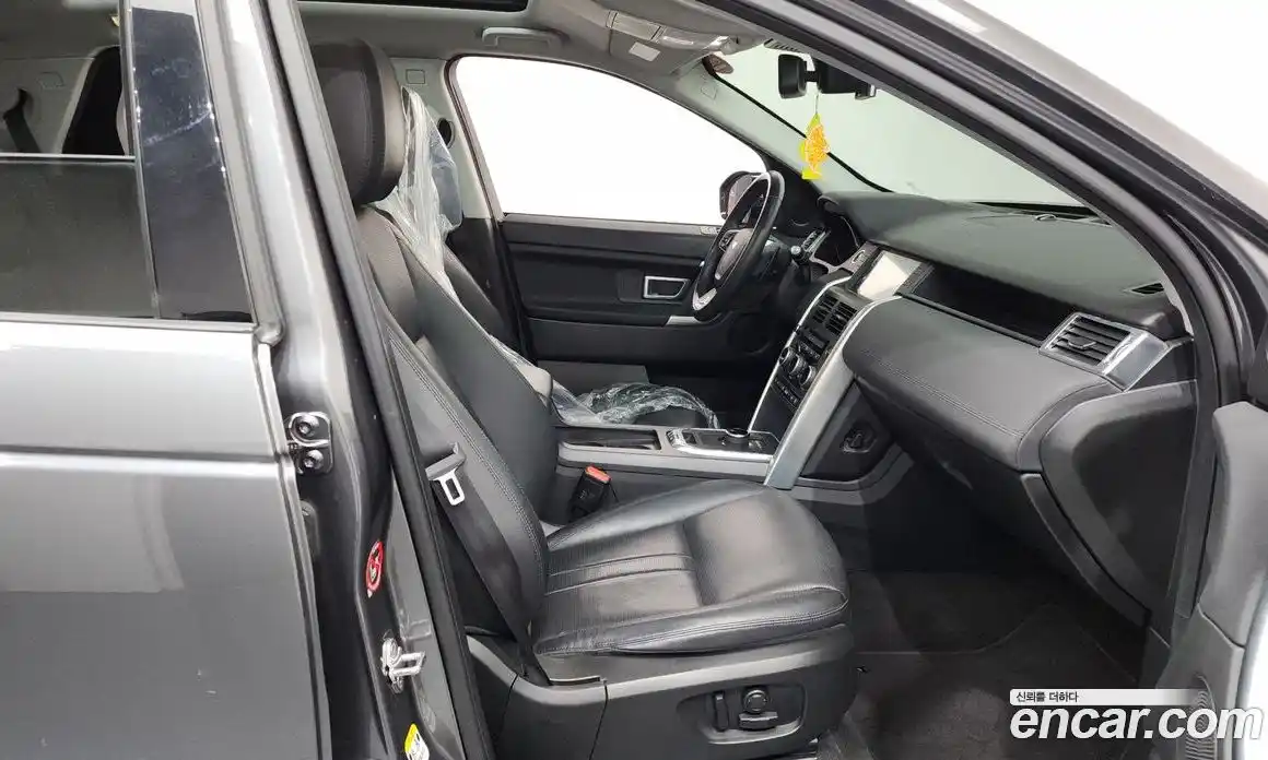Land Rover Discovery Sport 2017 2.0 гидро в Москве № 1914928, фото 17