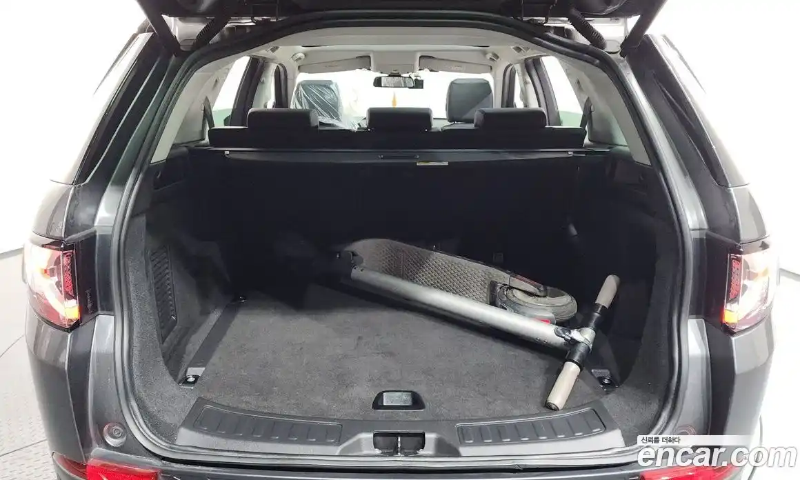 Land Rover Discovery Sport 2017 2.0 гидро в Москве № 1914928, фото 26