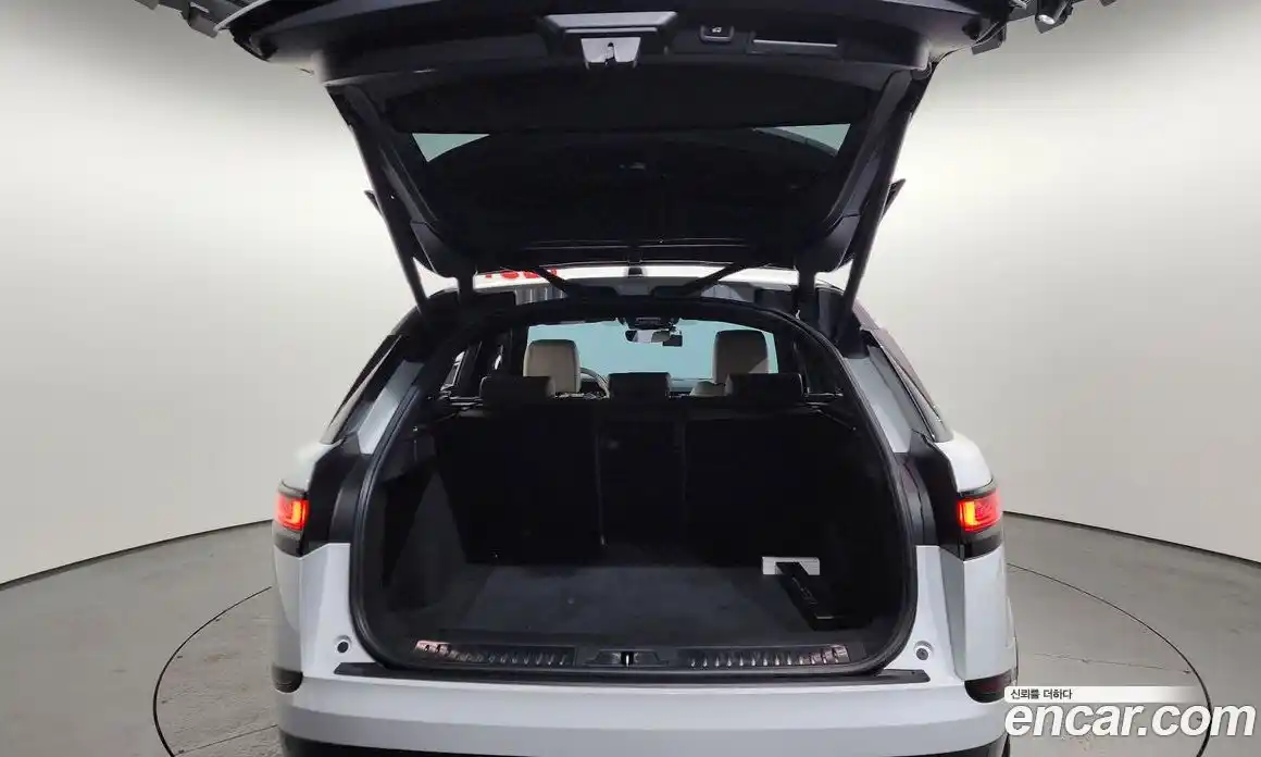 Land Rover Range-Rover Velar 2017 3.0 гидро в Москве № 1915086, фото 25