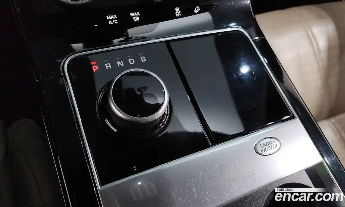 Land Rover Range-Rover Velar 2017 3.0 гидро в Москве № 1915086, фото 26