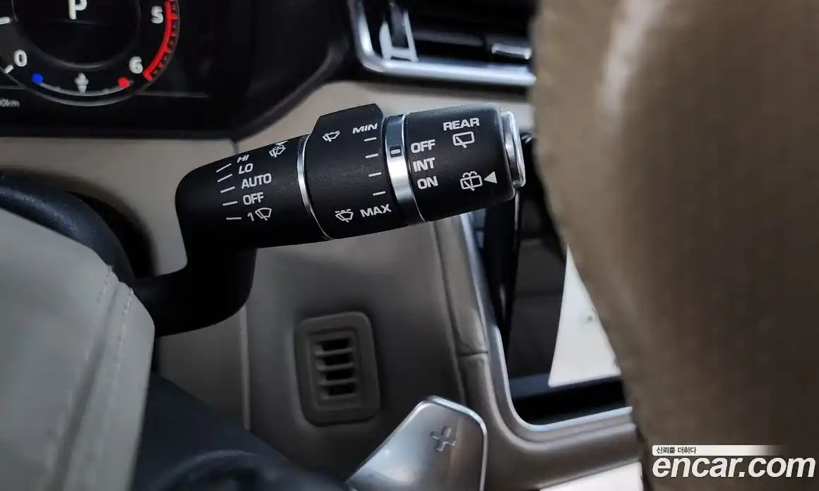 Land Rover Range-Rover Velar 2017 3.0 гидро в Москве № 1915086, фото 32