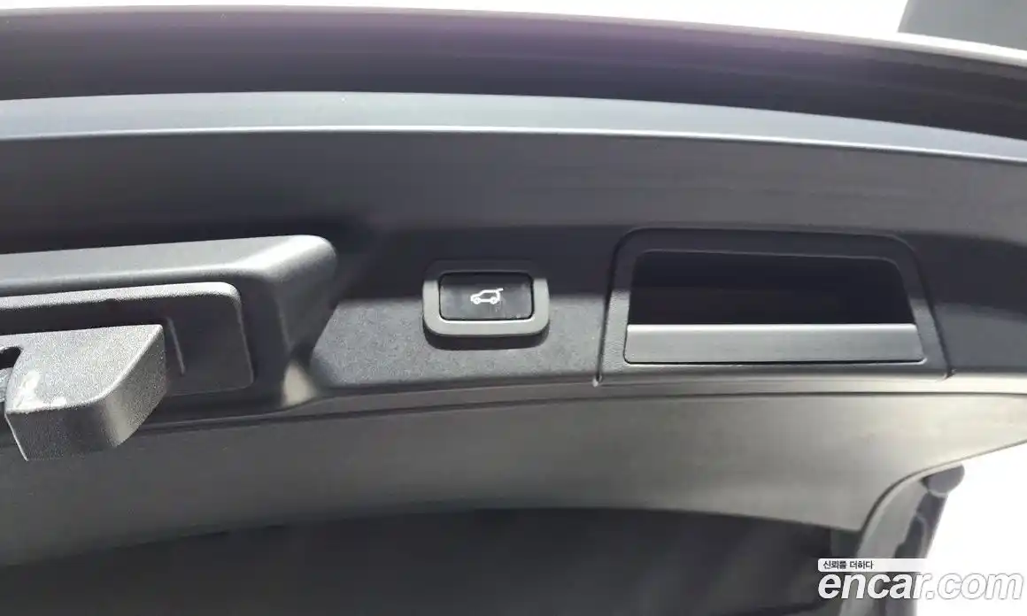 Land Rover Range-Rover Velar 2017 3.0 гидро в Москве № 1915086, фото 33