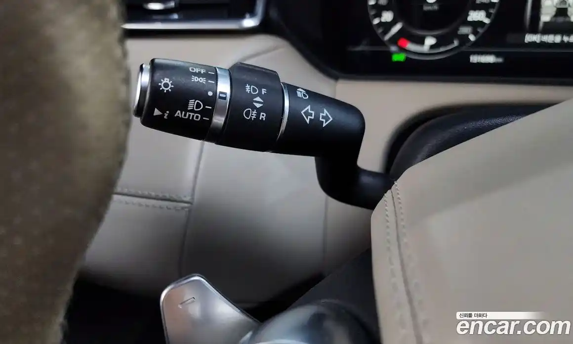 Land Rover Range-Rover Velar 2017 3.0 гидро в Москве № 1915086, фото 34