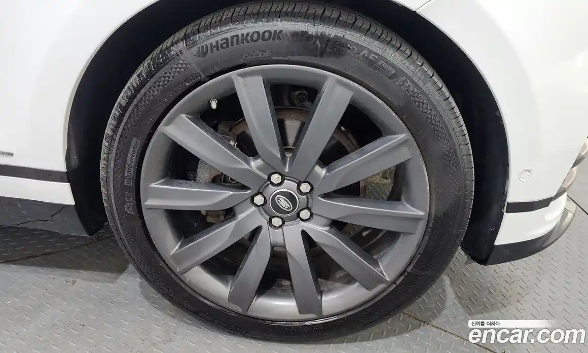 Land Rover Range-Rover Velar 2017 3.0 гидро в Москве № 1915086, фото 7