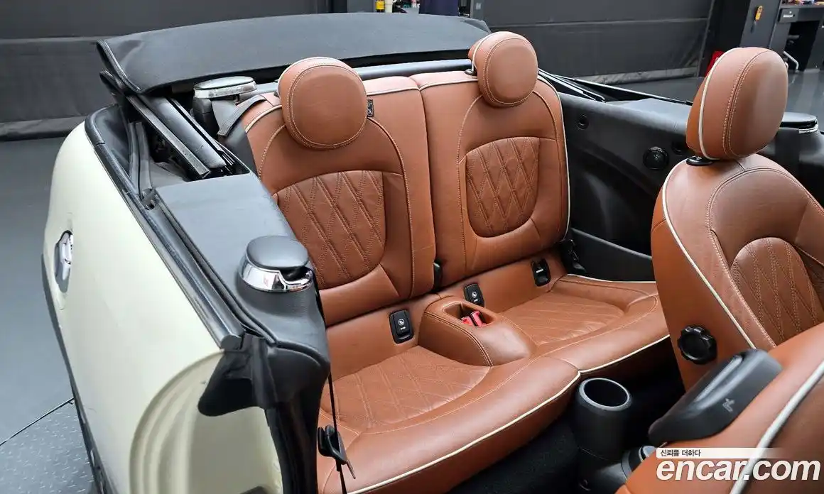 Mini Cooper Convertible 2018 2.0 гидро в Москве № 1916447, фото 11