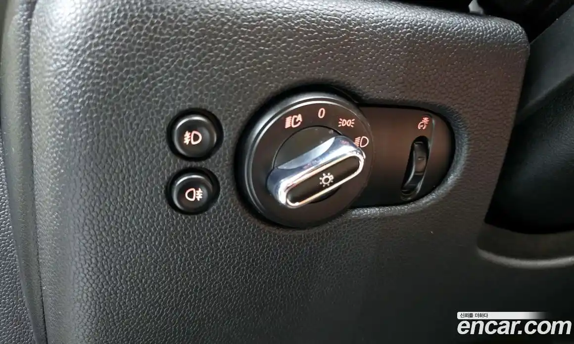 Mini Cooper Convertible 2018 2.0 гидро в Москве № 1916447, фото 19
