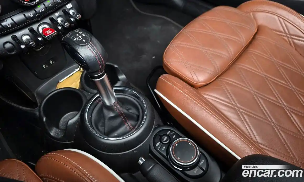Mini Cooper Convertible 2018 2.0 гидро в Москве № 1916447, фото 9