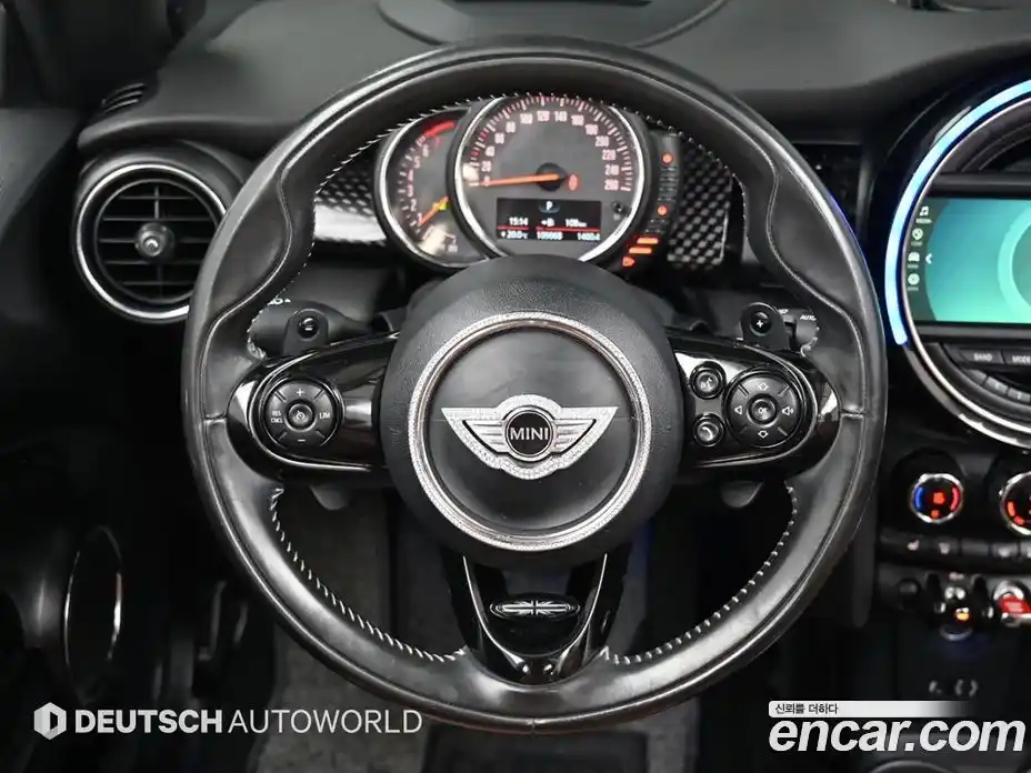 Mini Cooper Convertible 2016 2.0 гидро в Москве № 1916555, фото 13