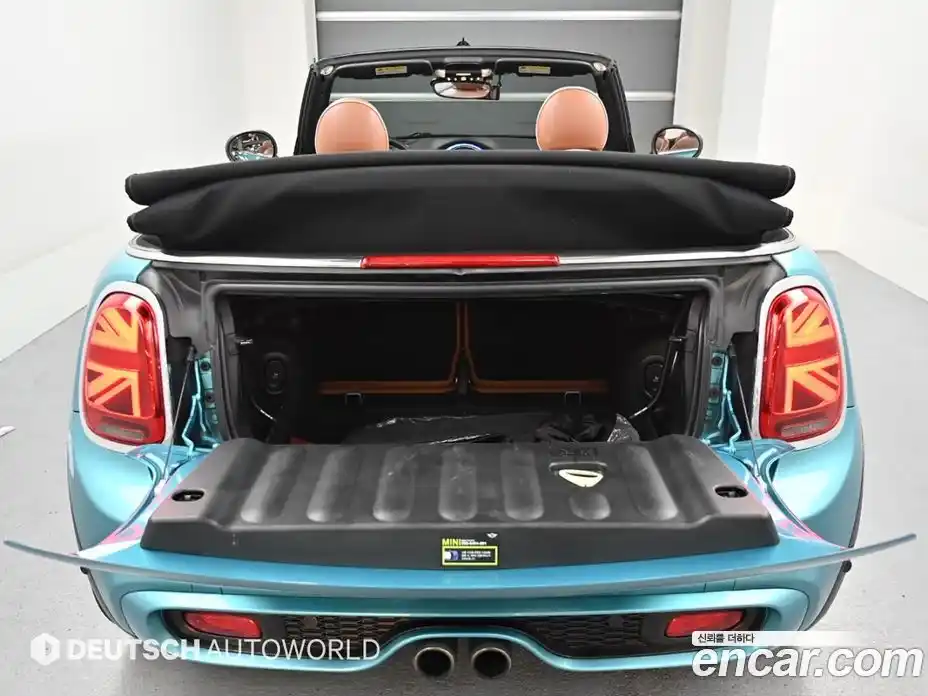 Mini Cooper Convertible 2016 2.0 гидро в Москве № 1916555, фото 18