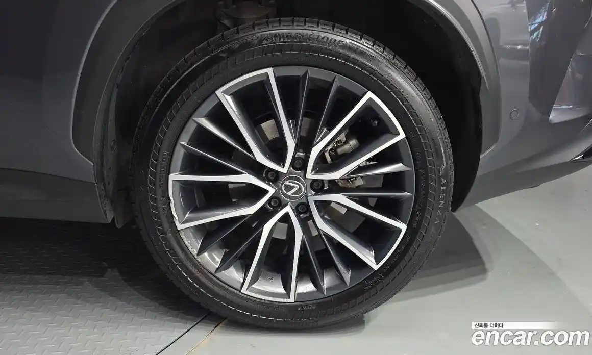 Lexus NX 2024 2.5 гидро в Москве № 1916923, фото 7