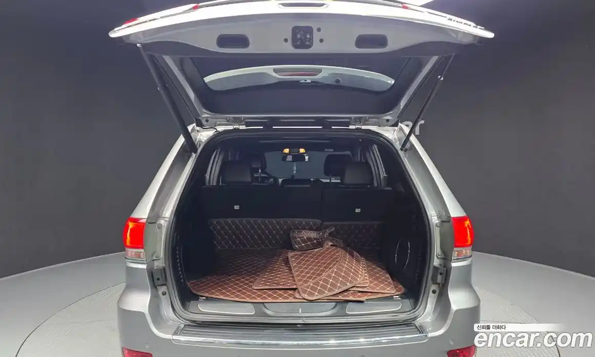 Jeep Cherokee 2015 3.0 гидро в Москве № 1919286, фото 26