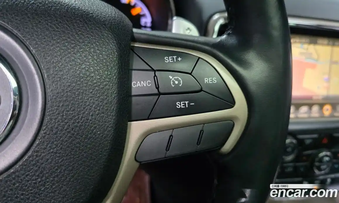 Jeep Cherokee 2015 3.0 гидро в Москве № 1919286, фото 34
