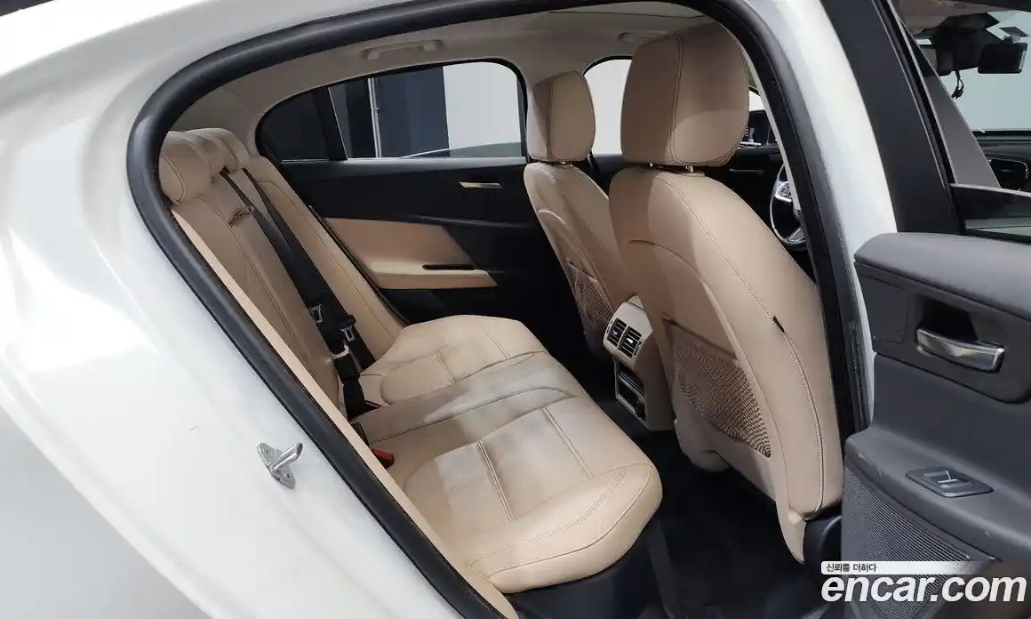Jaguar XE 2018 2.0 гидро в Москве № 1921181, фото 16