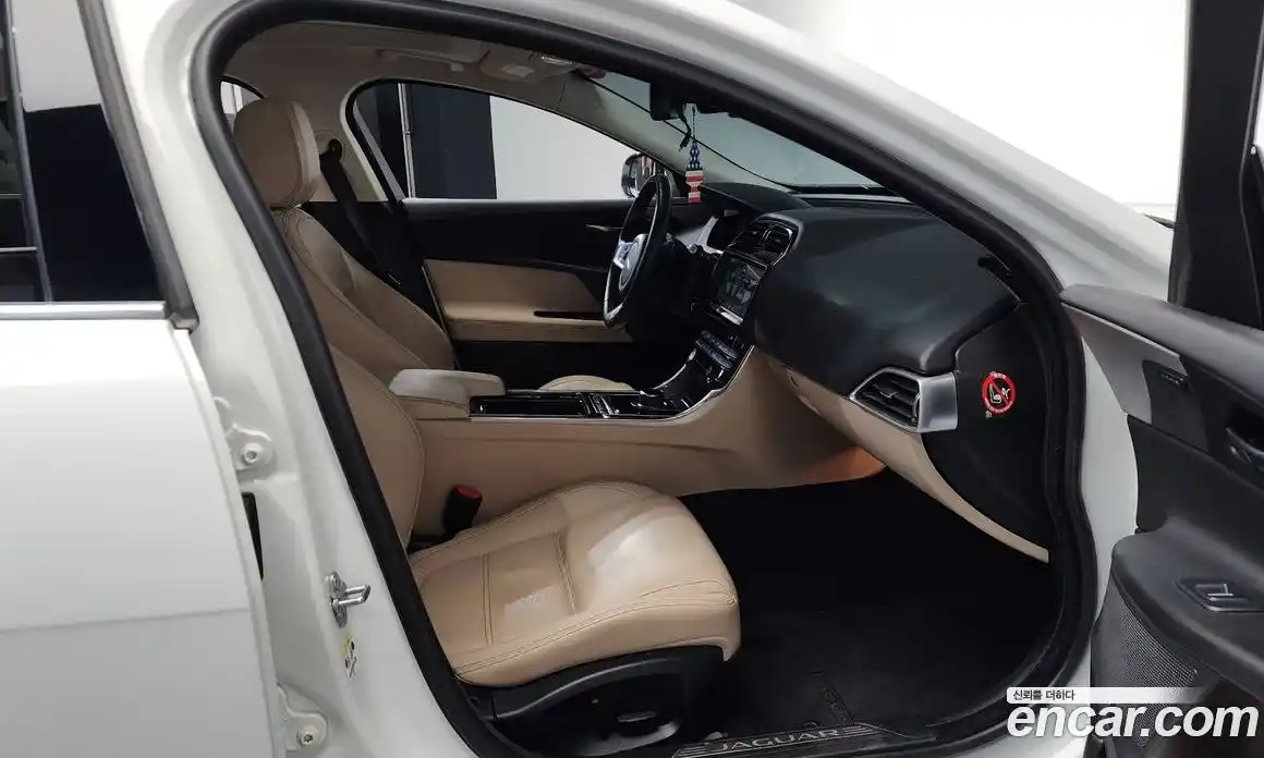 Jaguar XE 2018 2.0 гидро в Москве № 1921181, фото 17