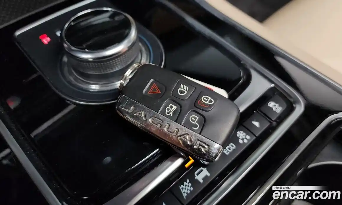 Jaguar XE 2018 2.0 гидро в Москве № 1921181, фото 23