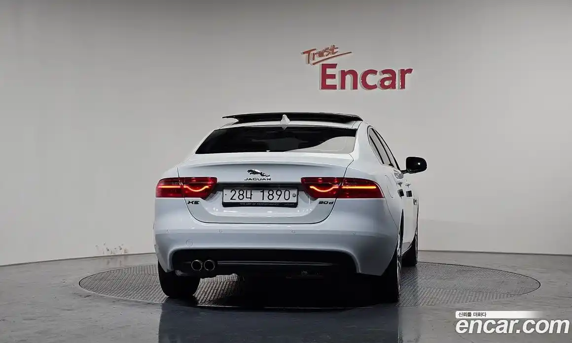 Jaguar XE 2018 2.0 гидро в Москве № 1921181, фото 4