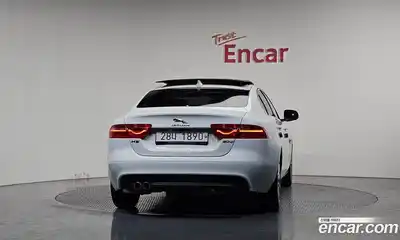Jaguar XE 2018 2.0 гидро в Москве № 1921181, миниатюра 4