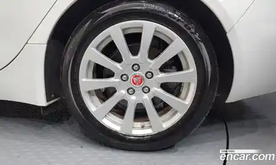 Jaguar XE 2018 2.0 гидро в Москве № 1921181, миниатюра 7