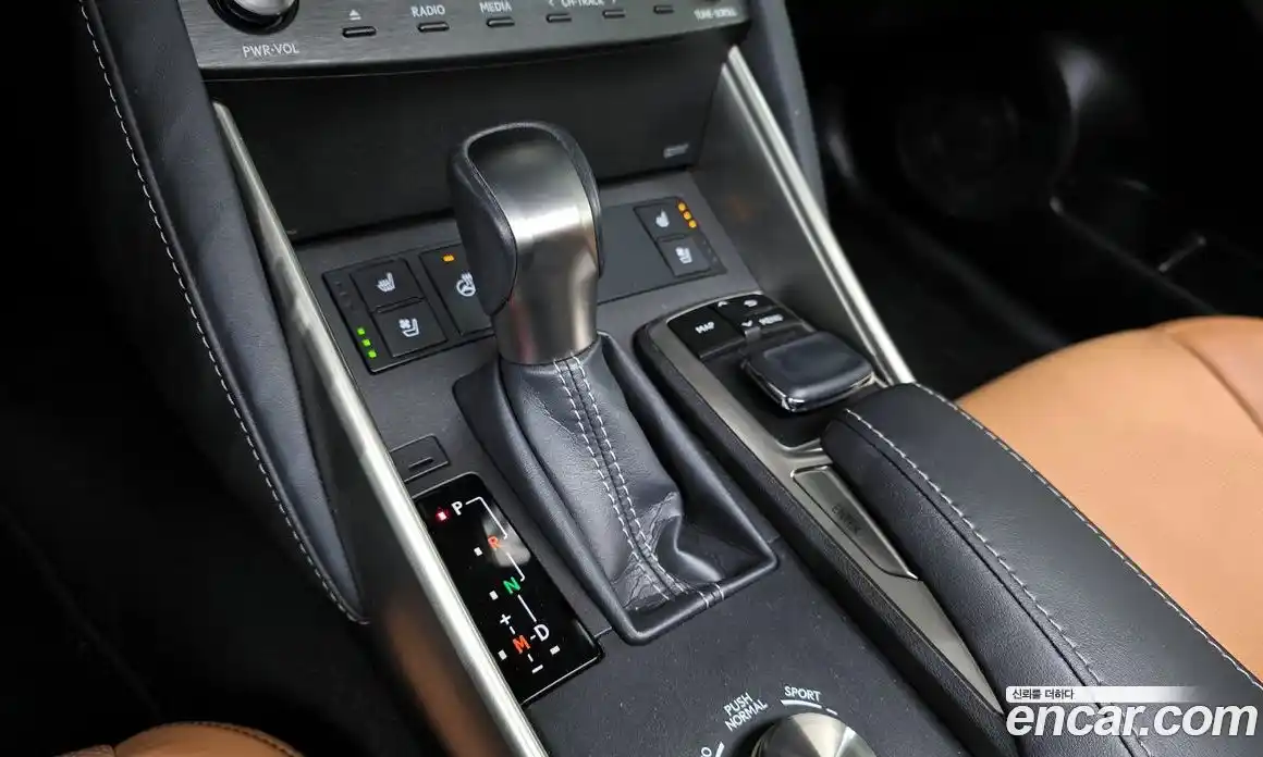 Lexus IS 2019 2.0 гидро в Москве № 214625, фото 9