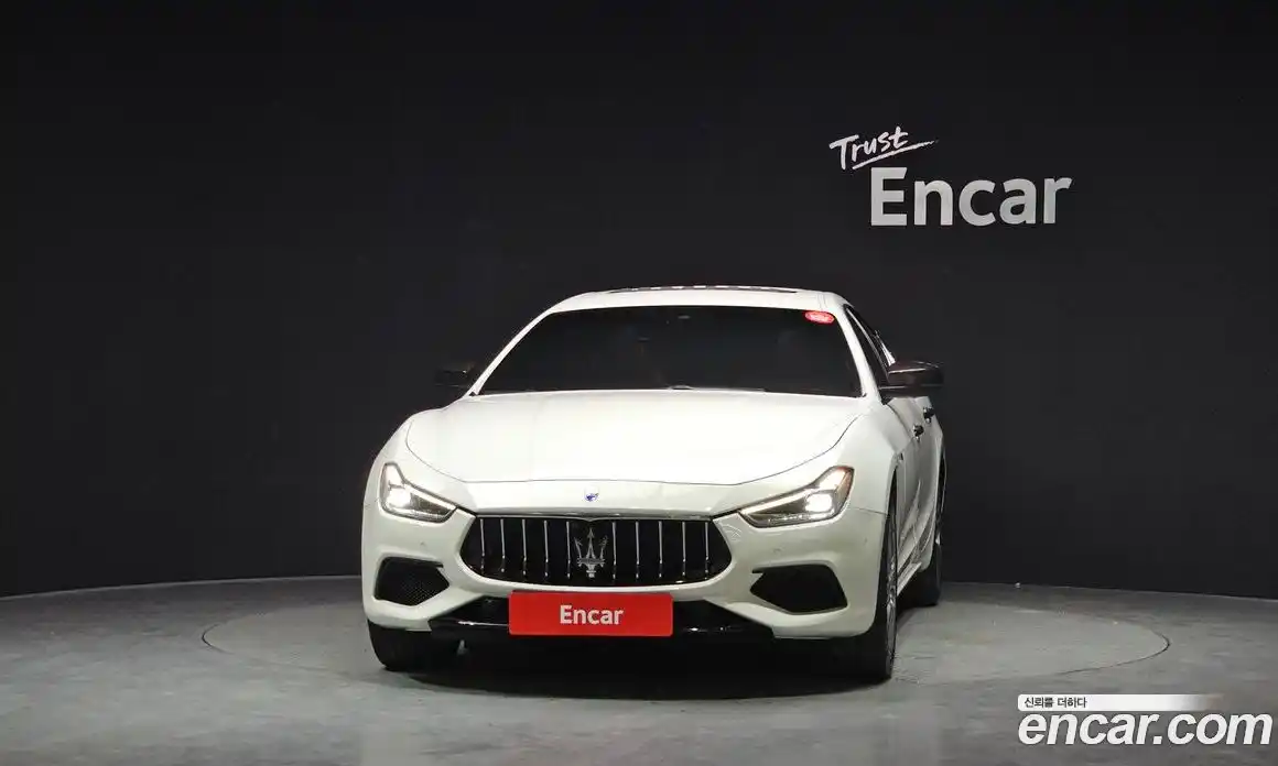 Maserati Ghibli 2019 3.0 гидро, фото 3