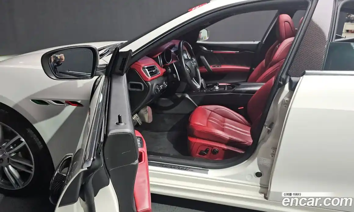 Maserati Ghibli 2019 3.0 гидро, фото 10