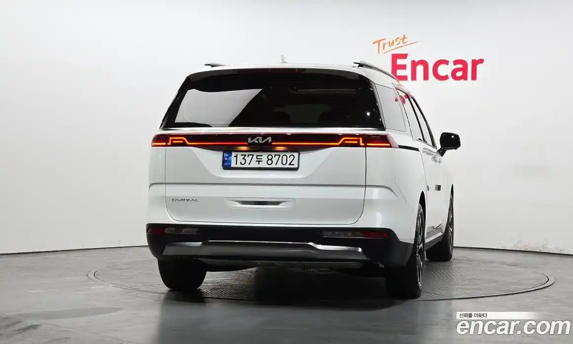 Kia Canival 2023 2.2 гидро в Москве № 5847, фото 4
