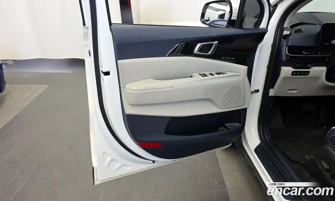 Kia Canival 2024 1.6 гидро в Москве, фото 14