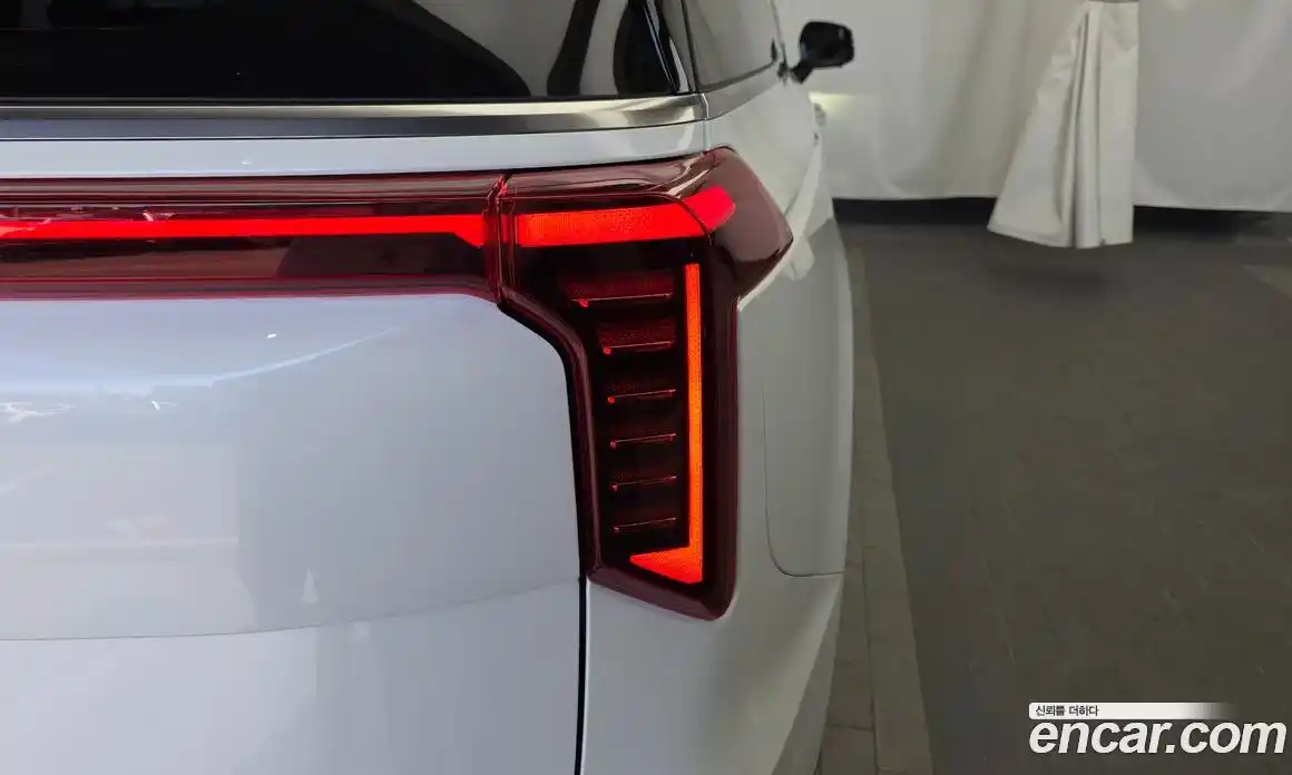 Kia Canival 2024 1.6 гидро в Москве, фото 9