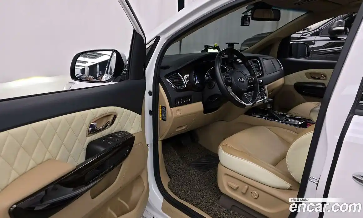 Kia Canival 2018 3.3 гидро в Москве № 1318413, фото 13