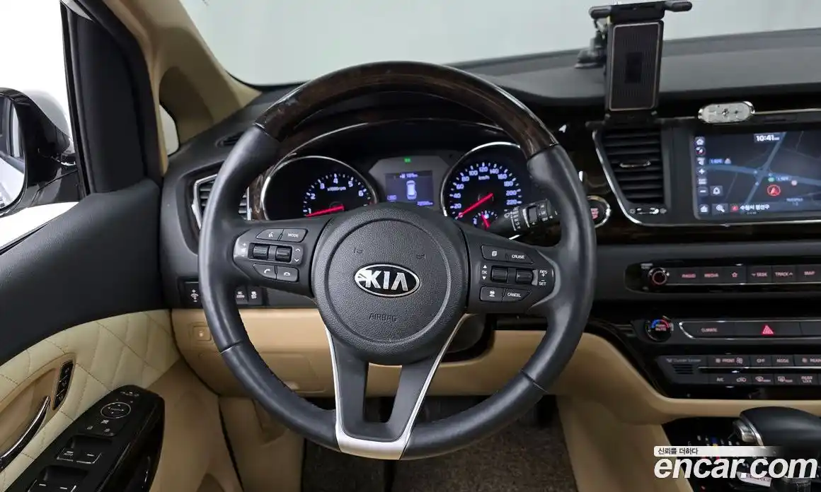 Kia Canival 2018 3.3 гидро в Москве № 1318413, фото 19