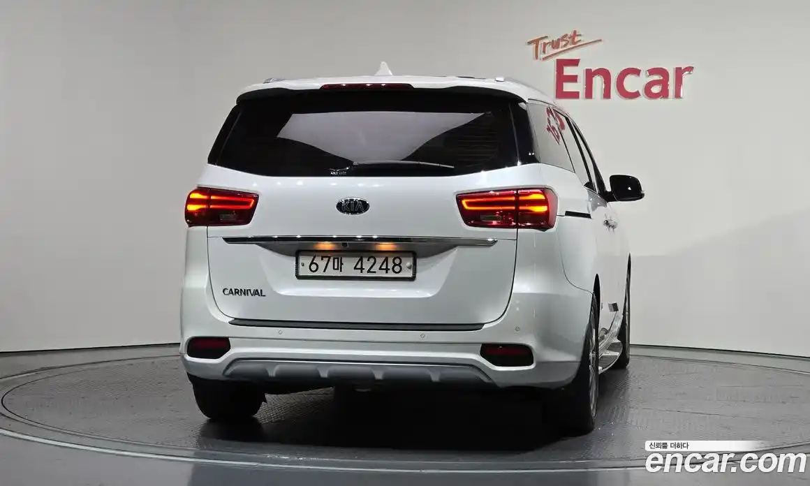 Kia Canival 2018 3.3 гидро в Москве № 1318413, фото 4