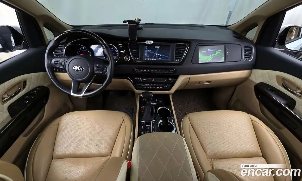 Kia Canival 2018 3.3 гидро в Москве № 1318413, фото 10