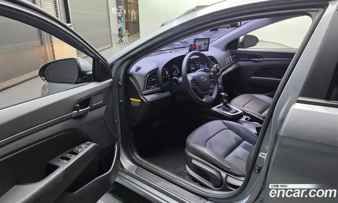 Hyundai Avante 2016 1.6 гидро в Москве № 1341980, фото 13