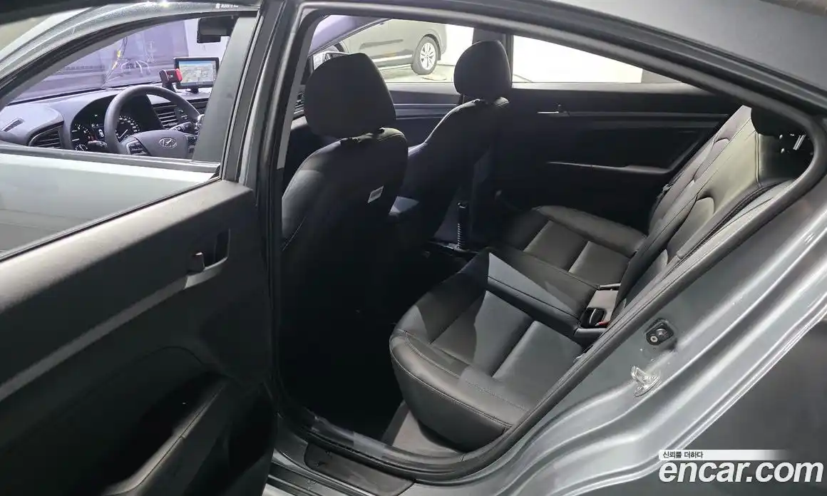 Hyundai Avante 2016 1.6 гидро в Москве № 1341980, фото 17