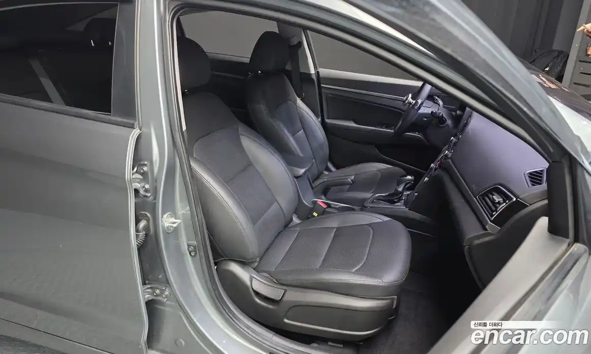 Hyundai Avante 2016 1.6 гидро в Москве № 1341980, фото 18
