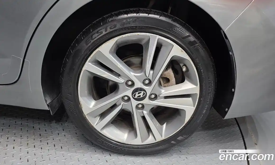 Hyundai Avante 2016 1.6 гидро в Москве № 1341980, фото 7