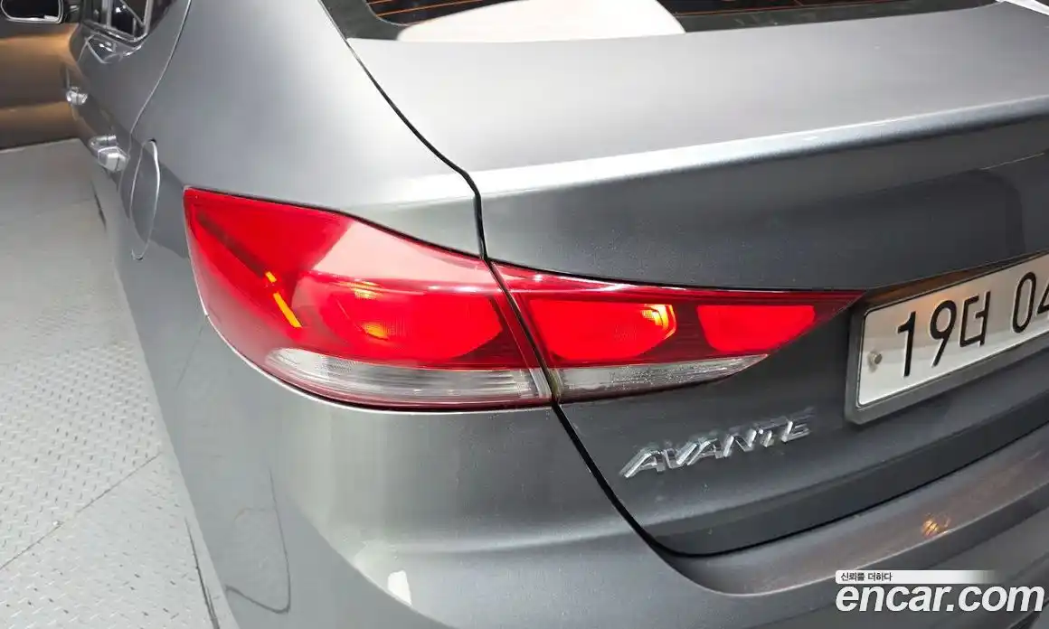 Hyundai Avante 2016 1.6 гидро в Москве № 1341980, фото 9