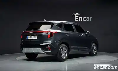 Kia Seltos 2023 1.6 гидро в Москве № 1418038, миниатюра 2