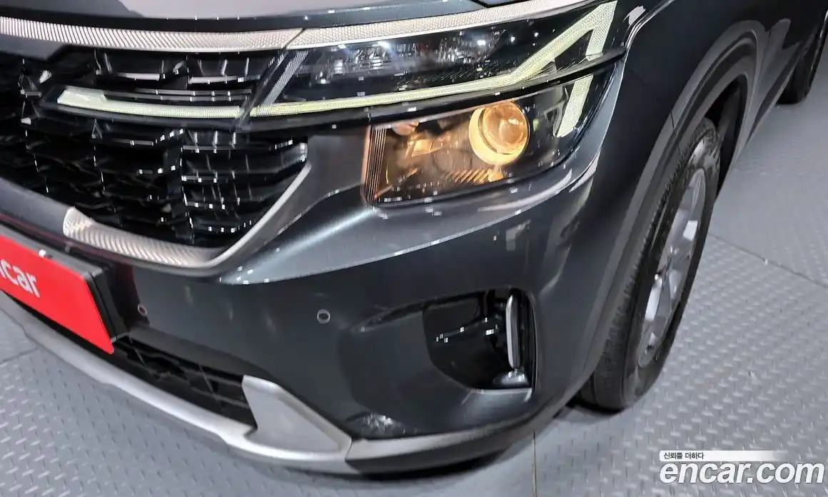 Kia Seltos 2023 1.6 гидро в Москве № 1418038, фото 8