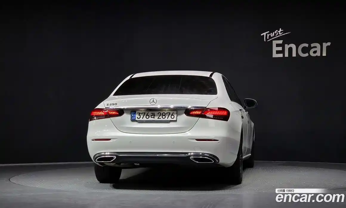 Mercedes-Benz E-Class 2020 2.0 гидро в Москве, фото 4