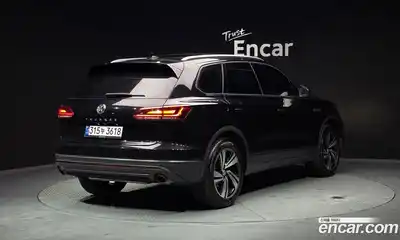 Volkswagen Touareg 2020 3.0 гидро в Москве № 168950, миниатюра 2