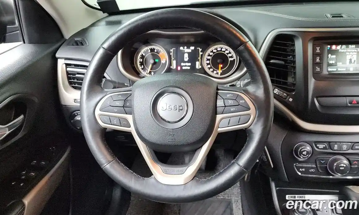 Jeep Cherokee 2017 3.2 гидро в Москве № 169683, фото 13